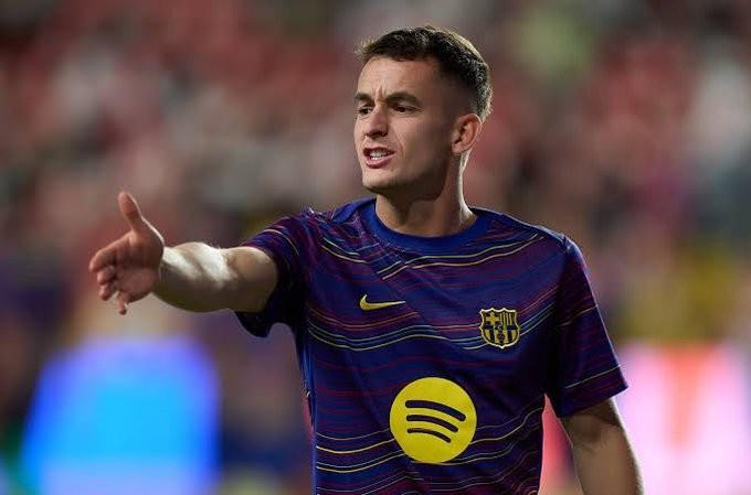 每体：卡萨多将加入门德斯公司，他相信能帮他在巴萨站稳脚跟